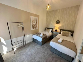 Three bedroom home Manchester, sleeps 8!